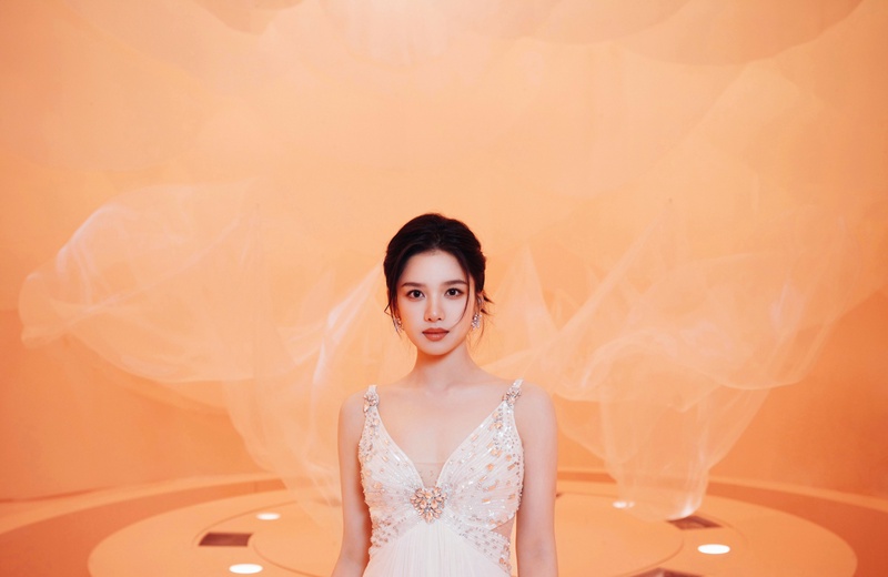 炸了炸了！张婧仪陈哲远新剧路透造型简直绝绝子