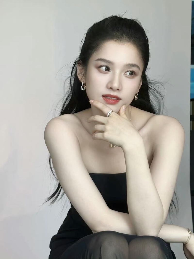 炸了炸了！张婧仪陈哲远新剧路透造型简直绝绝子